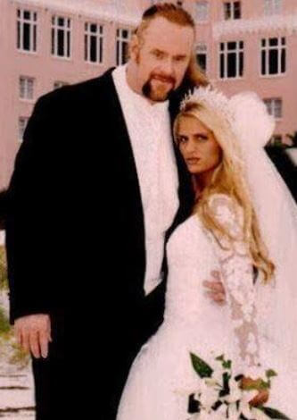 Sara Calaway and The Undertaker at their wedding ceremony.